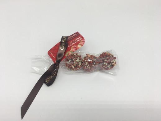 Марципан с клубникой